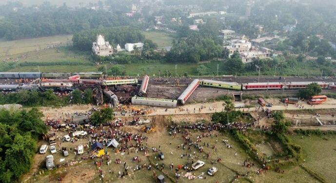Hindistan’daki tren kazasında ölü sayısı 290’a çıktı