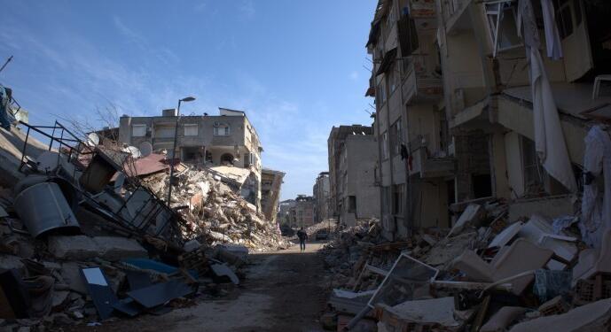 Hacettepe Üniversitesi’nden deprem raporu: Binalar elle ufalanabiliyor