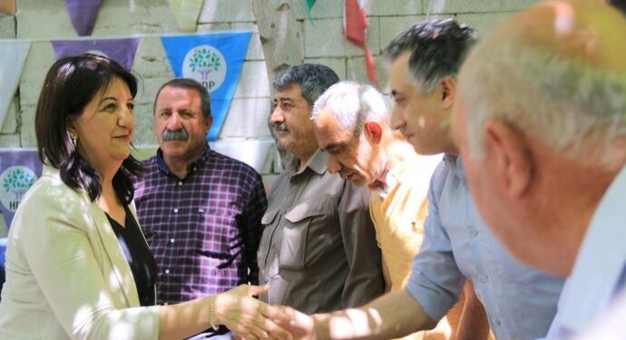 Buldan Wan’da halkla bayramlaştı