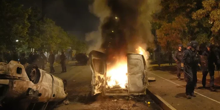 Macron’dan acil kriz toplantısı