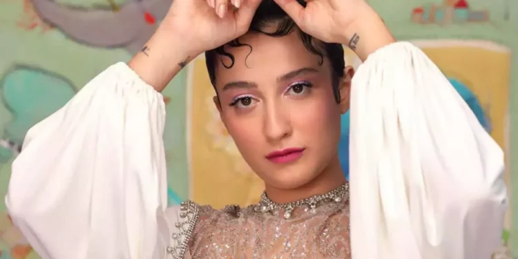 Ödülünü LGBTİ+’lara ve kadınlara adayan Melike Şahin’in konserini AKP’li belediye iptal etti