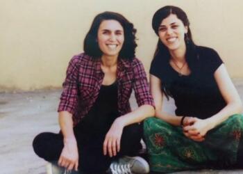 Azize Yağız (sağda)