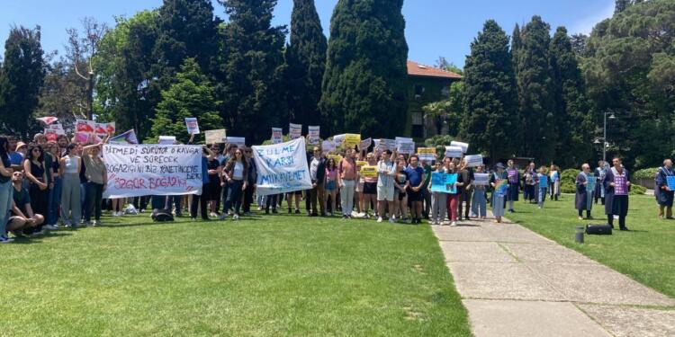 Akademisyenlerden kayyum rektöre kitlesel yanıt: Kabul etmiyoruz, vazgeçmiyoruz