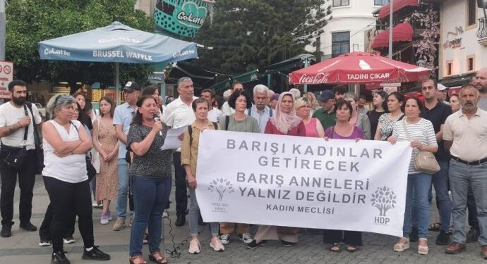 Barış annelerinin gözaltına alınması protesto edildi