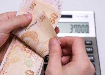 Asgari ücret 10 günde 60 dolar eridi