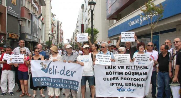 İzmir’de ÇEDES protestosu: Eğitim tarikat ve cemaatlerin kuşatması altına girdi