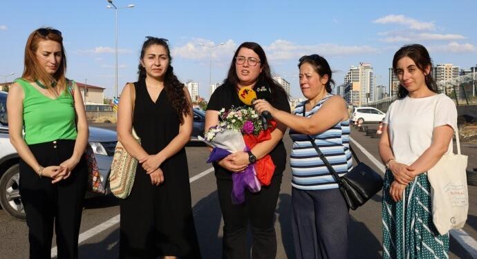 Gazeteci Canözer cezaevinden çıktı:  Kalemimizi elimizde tutmaya devam edeceğiz