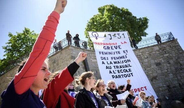 İsviçre’de kadınlar ‘Eşit işe eşit ücret’ talebiyle alanlara çıktı