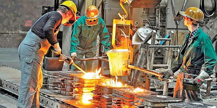 TÜİK: Sanayi üretimi nisanda azaldı