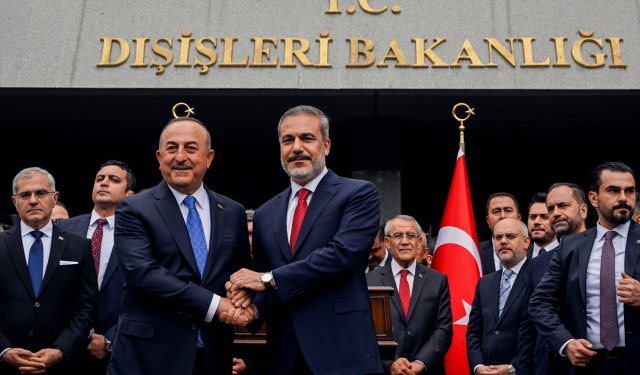 Hakan Fidan, Çavuşoğlu’ndan Dışişleri Bakanlığı’nı devraldı