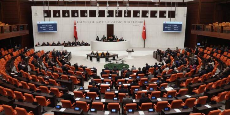Meclis 28’nci dönem yasama dönemi yemin töreni ile başladı