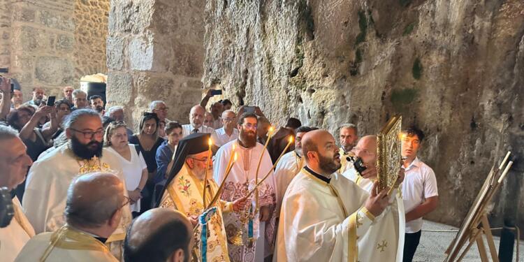 Hatay’da depremden sonra ilk ayin: Her şeye rağmen buradayız
