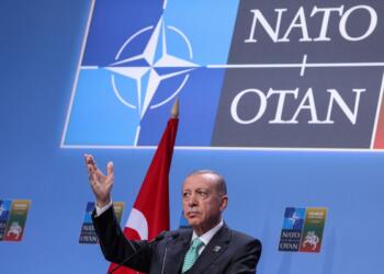 ‘Türkiye İsveç’in NATO üyeliği için adımlarını hızlandırıyor’