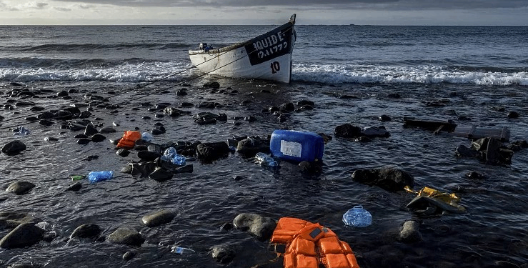Cezayir açıklarında mülteci gemisi battı: 6 Göçmen boğuldu