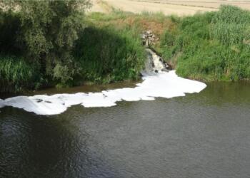 JES'lerin ağırmetal yüklü akışkanı derelere ve tarım arazilerine bırakmadıkları iddia edilmesine karşın, bu zehir yüklü akışkan halen derelere ve tarım arazilerine bırakılıyor.