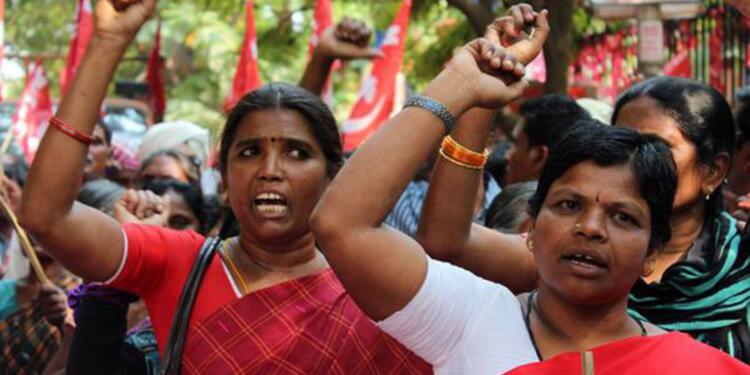 Hindistan’da 2 kadına toplu tecavüz