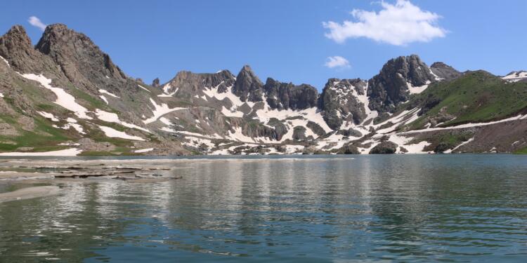 Cilo Dağı’nda Sat Buzul Gölleri görüntüsüyle büyüledi