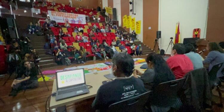 Kolombiya’da ‘Kapitalizme Meydan Okumak’ Konferansı