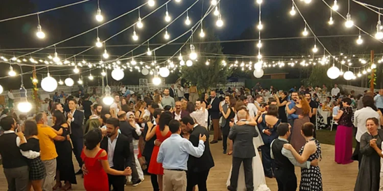 Bursa’da kadın ve erkeklerin birlikte eğlenmesi ‘dinen uygun’ değil denilerek yasaklandı