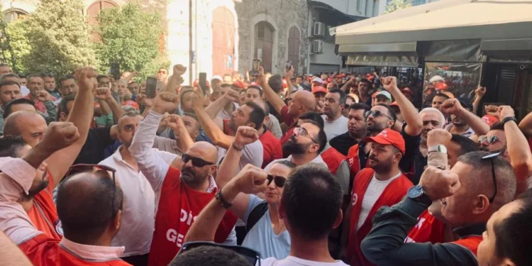 İZENERJİ ve İZELMAN işçileri iş bıraktı