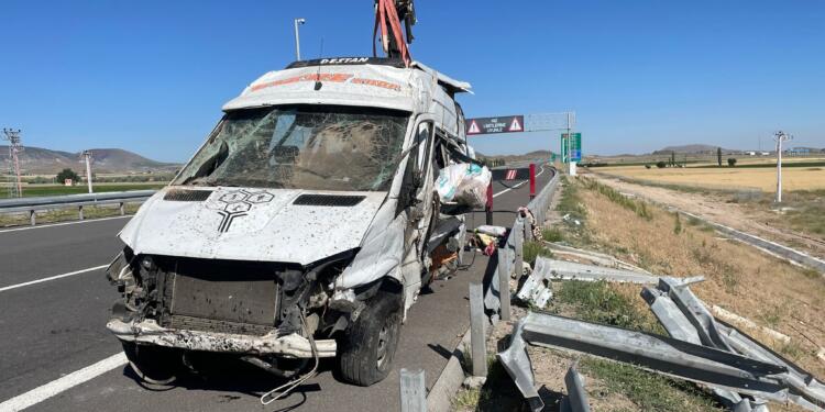 Nevşehir’de tarım işçilerini taşıyan minibüs devrildi