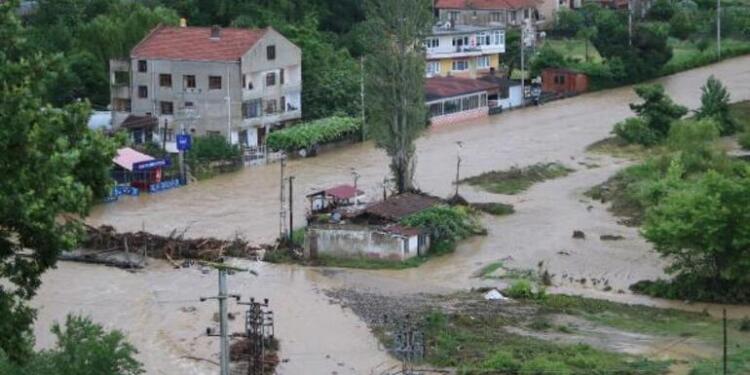 Karadeniz’de sağanak: Samsun’da bir kişi yaşamını yitirdi