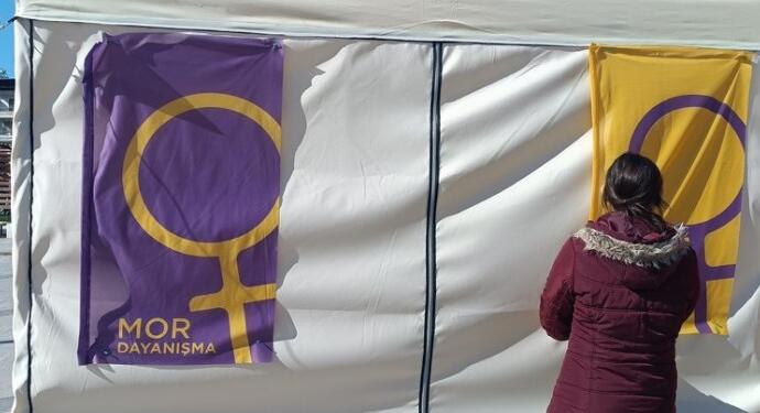 Mor Dayanışma atölyelerle halkın yarasını sarıyor