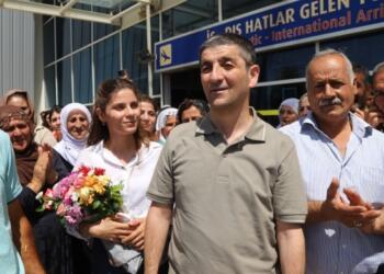 30 yıl 6 ay sonra memleketinde: Aslan coşkuyla karşılandı