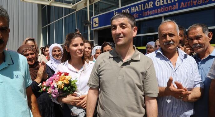 30 yıl 6 ay sonra memleketinde: Aslan coşkuyla karşılandı