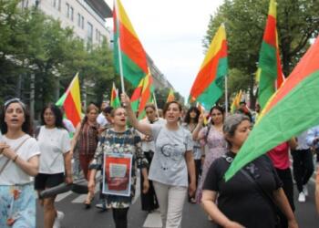 Avrupa kentlerinde tecrit protesto edildi