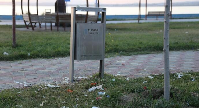 Halk AKP’li Tuşba Belediyesine isyan etti: Kentimiz pislik içinde