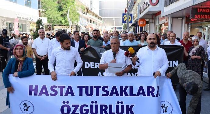 Wan’da tecrit protestosu: Tecridi kaldırın, İmralı kapılarını açın