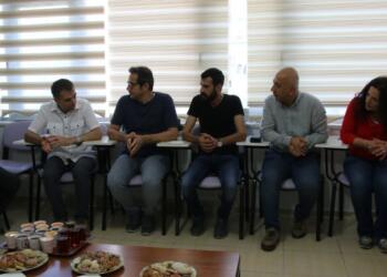 Tahliye olan gazetecilere dayanışma ziyareti: Halkın sesi oldular