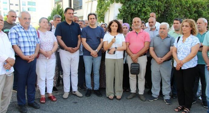 Özkan’ın evinin önünden seslendiler: Hasta tutuklular serbest bırakılsın
