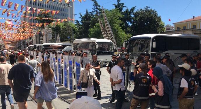 Cumartesi Anneleri’nden polis engeline tepki: Ben sizden aldığınız evladımı istiyorum