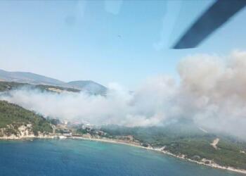 İzmir’deki yangın 11 saat sonra kontrol altına alındı