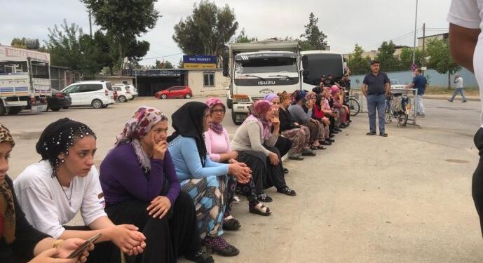 Mersin halinde işçiler iş bıraktı: Hakkımızı alana kadar buradayız