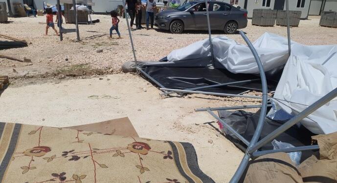 Semsûr’da rüzgardan depremzedelerin çadırları yıkıldı