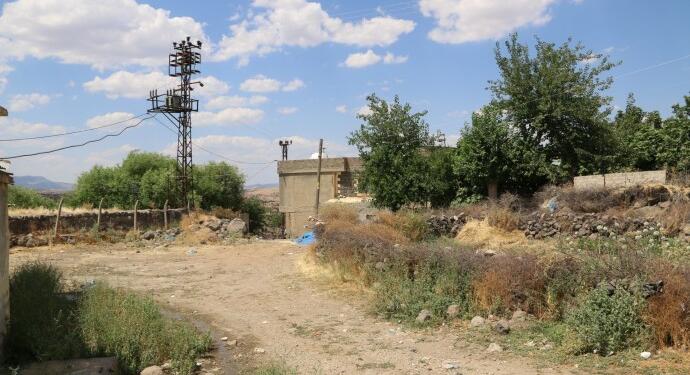 Sıcaklığın 40 dereceyi bulduğu köye haftada sadece 4 saat su veriliyor