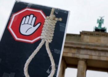 IHR Direktörü: İran idamlarla eylemleri bastırmak istiyor, dünya sessiz