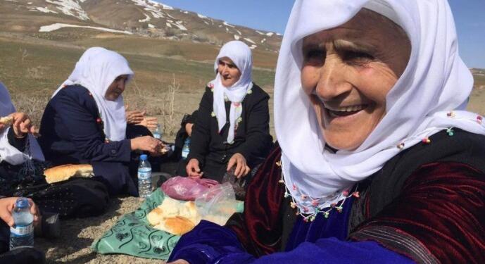 Ömrü mücadele ile geçen Barış Annesi Akdoğan hayatını kaybetti