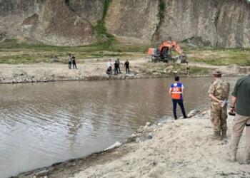 Murat Nehri’ne giren çocuk hayatını kaybetti