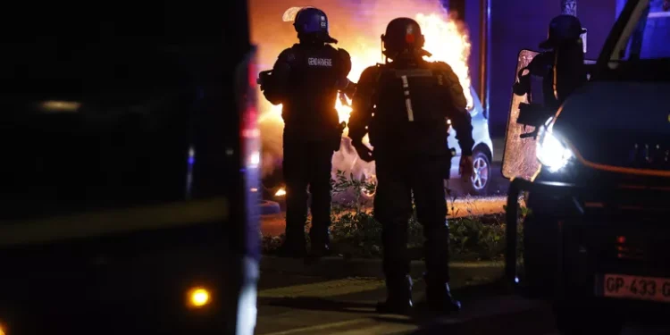 Fransa’da protestolar 4’üncü gününde: En az bin 300 gözaltı