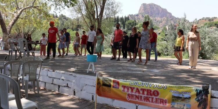 Uluslararası Dionysos Tiyatro Şenliği engel tanımadı