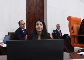 Meclis’te çok dilli selamlama gerginliği