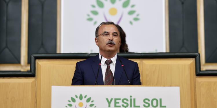 Akın: Tecrit hiçbir hukuka sığmıyor, vazgeçin