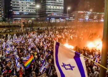 İsrail’de halk yeniden sokaklara çıktı