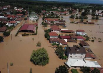 Karadeniz de sağanak yağış:  Bir kişi selde kayboldu