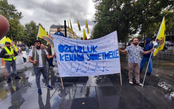 Avrupa’da gençlerin tecride karşı eylemleri Paris ve Arnem’de sürdü