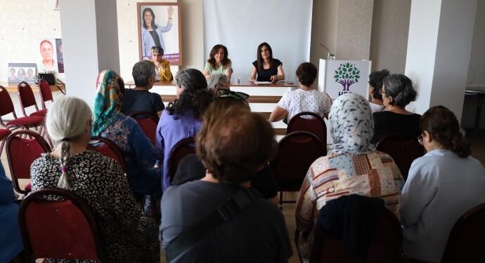 Seçim sonrası halk toplantıları: Ümraniye’de kadınlar buluştu